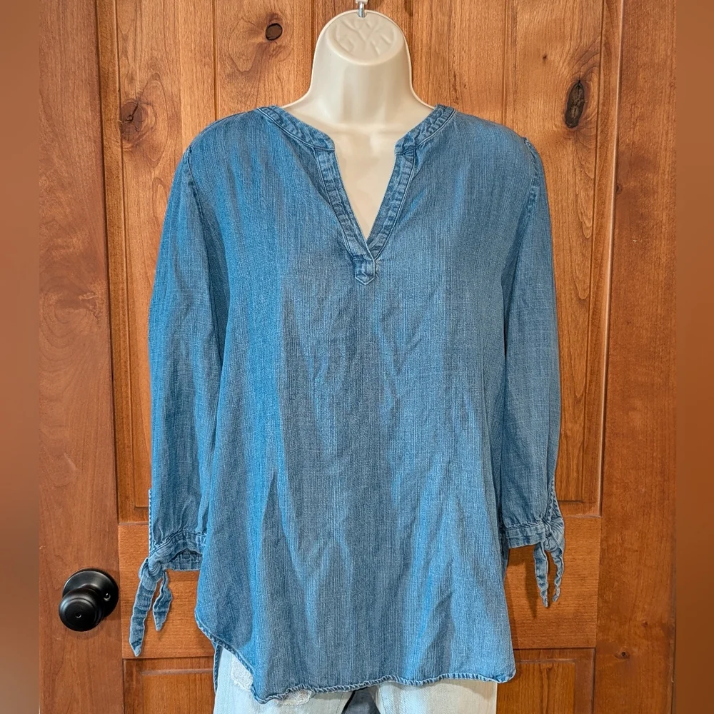 LOFT Blue Denim Tunic with Tie Sleeves‎